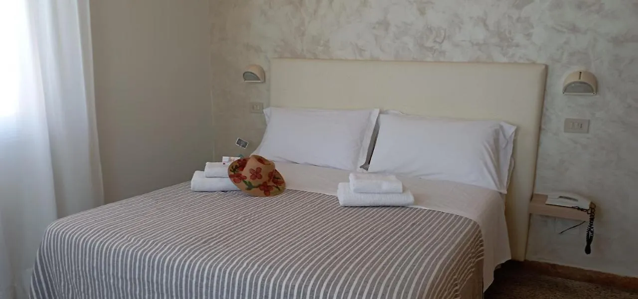 Hotel Raul Riccione 2*,
